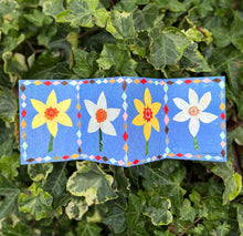 Load image into Gallery viewer, Patchwork Daffodil Concertina Card | Mother’s Day Card