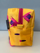 Load image into Gallery viewer, Velvet Box Bag