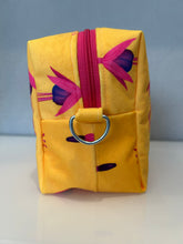 Load image into Gallery viewer, Velvet Box Bag