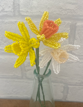 Load image into Gallery viewer, Daffodil Beaded Flower Craft Kit - A creative gift idea.