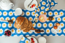 Load image into Gallery viewer, Daisy Table Runner