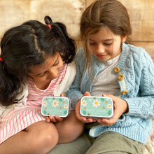 Load image into Gallery viewer, Daisy Bracelet Gift Kit
