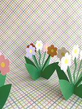 Load image into Gallery viewer, Standing 3D Daisy Floral Bloom Everyday Greeting Card
