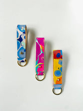 Load image into Gallery viewer, DIY Kit - Marble Your Own Keyring
