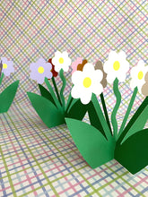 Load image into Gallery viewer, Standing 3D Daisy Floral Bloom Everyday Greeting Card
