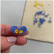 Load image into Gallery viewer, Beaded Flower Craft Kit - Forget Me Not. A creative gift idea.
