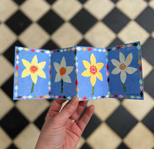 Load image into Gallery viewer, Patchwork Daffodil Concertina Card | Mother’s Day Card
